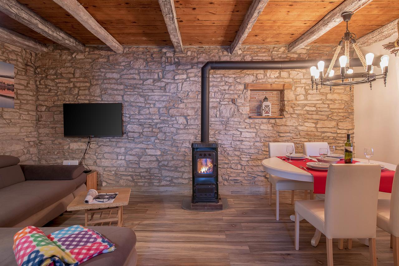 Rustic Istrian House Varesco กรินิตซา ภายนอก รูปภาพ